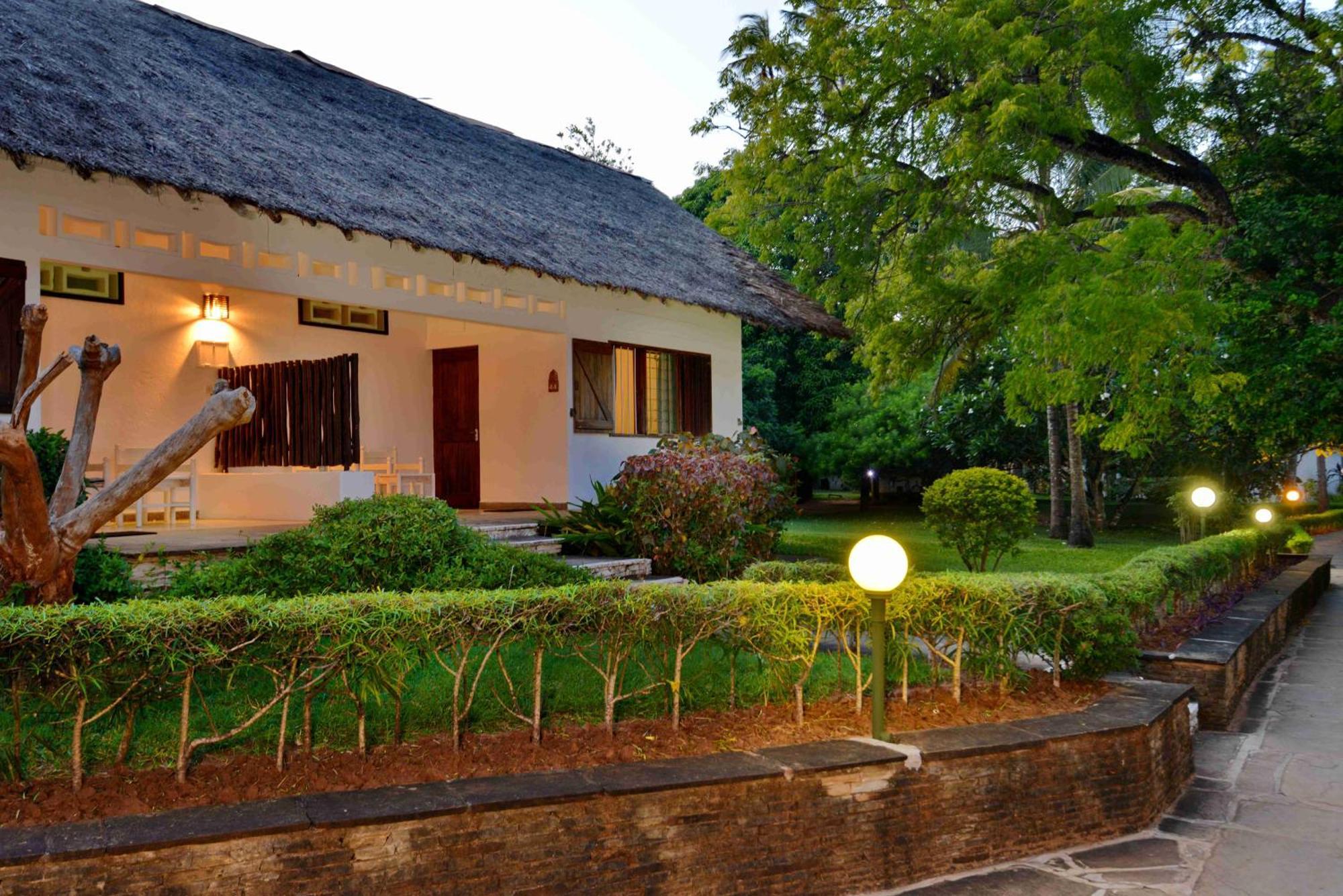 Mnarani Beach Club Hotel Kilifi Exterior photo