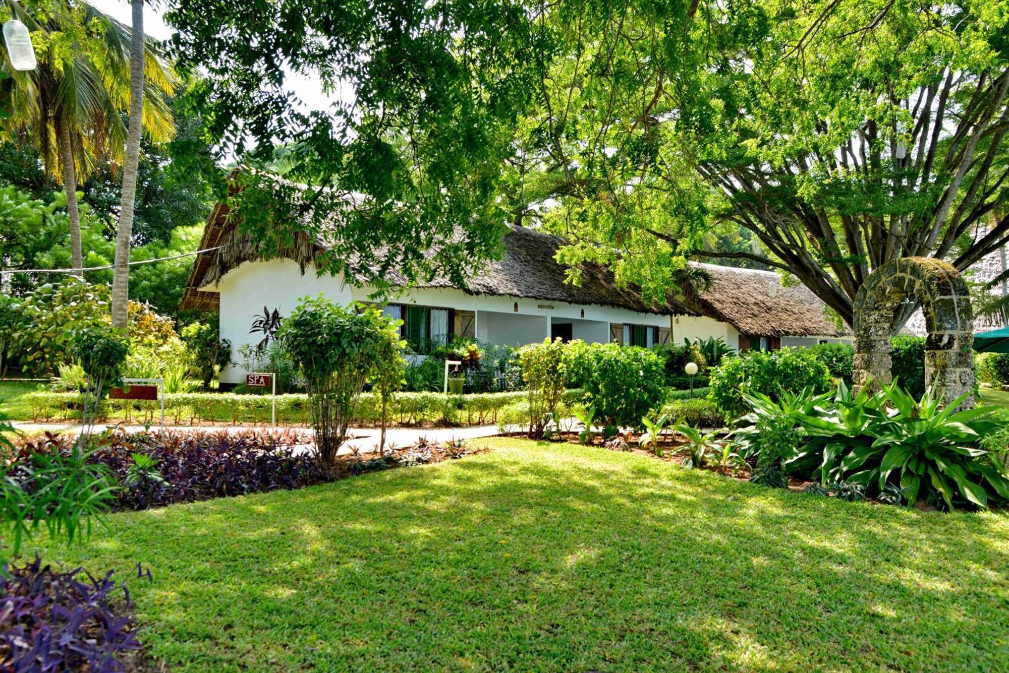 Mnarani Beach Club Hotel Kilifi Exterior photo